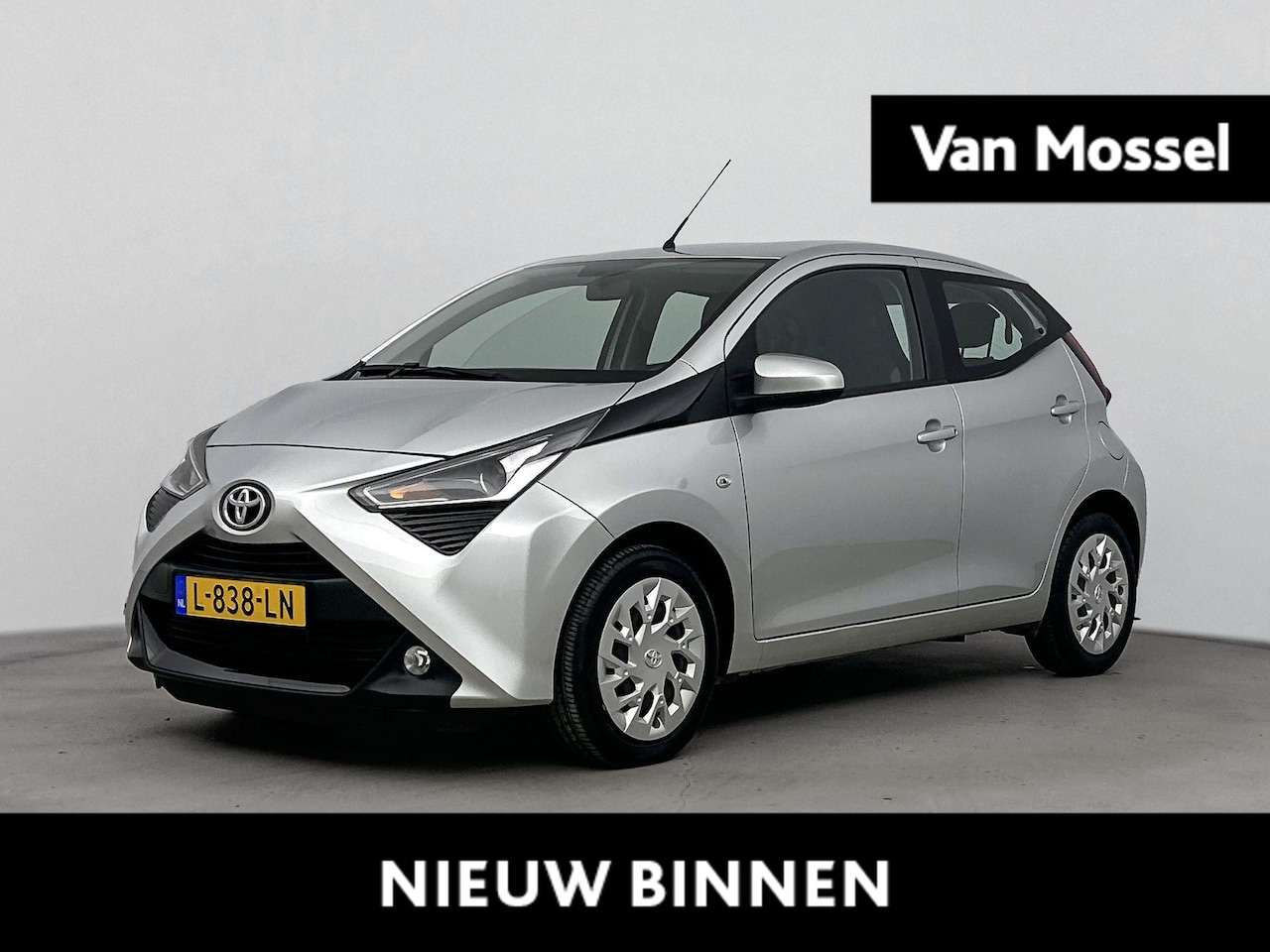Toyota Aygo - 1.0 VVT-i x-otic | Automaat | Multimedia Scherm | Airconditioning | Apple CarPlay & Androi - AutoWereld.nl
