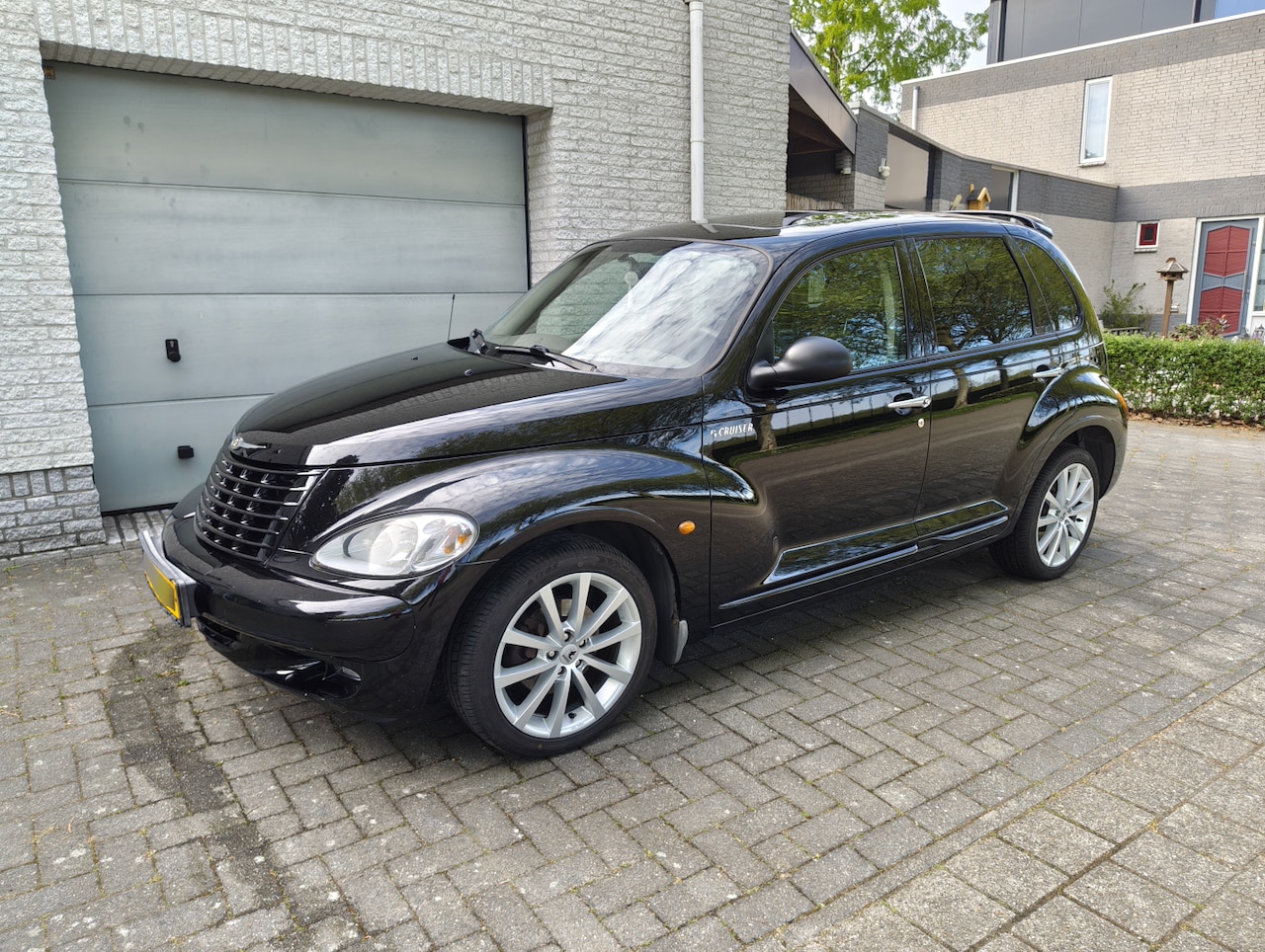 Chrysler PT Cruiser - 2.0-16V Touring zgan 17" velgen+band + set extra velgen, distri, airco, dakraam - AutoWereld.nl