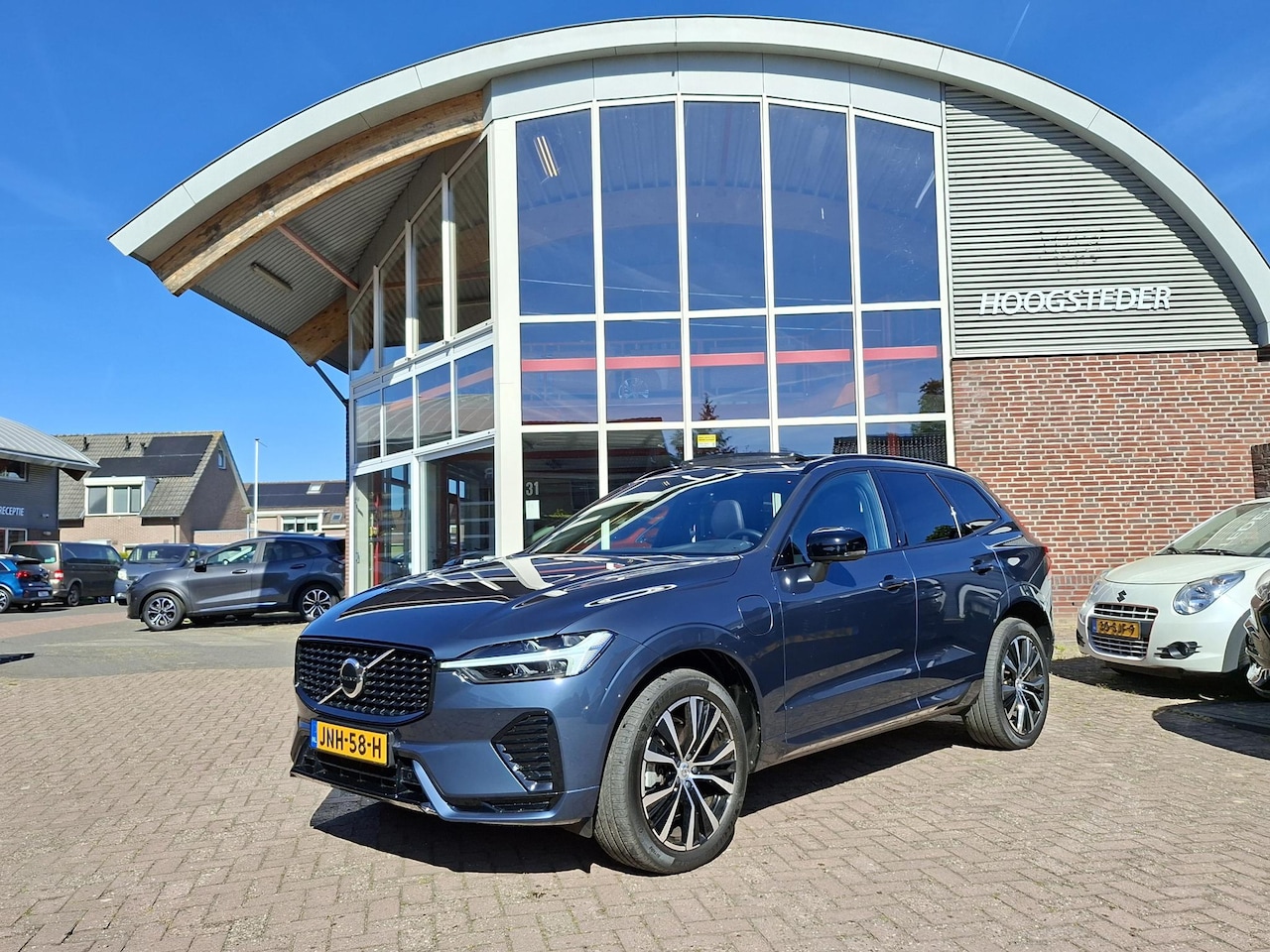 Volvo XC60 - 2.0 T6 Plug-in hybrid Dark, trekhaak, schuifdak - AutoWereld.nl