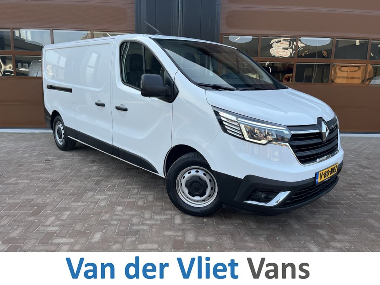 Renault Trafic - 2.0 dCi E6 150pk Automaat L2 Comfort 3p BPM Vrij! Lease €415 p/m, PDC, Led, Airco, Trekhaa - AutoWereld.nl