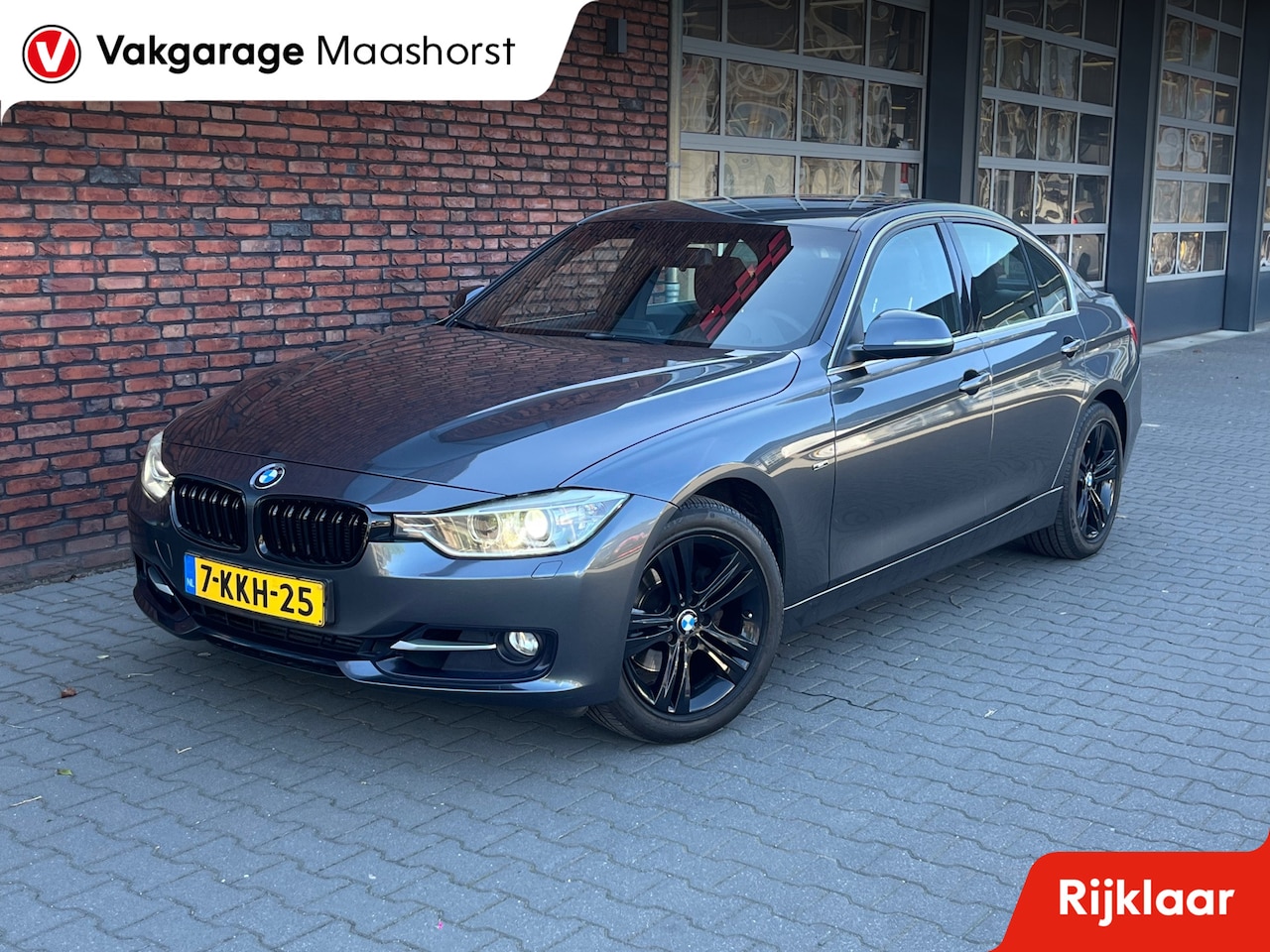 BMW 3-serie - 320i Executive Automaat ParkeerSensoren/LED/Clima/Airco/Cruise/Trekhaak/Bluetooth - AutoWereld.nl