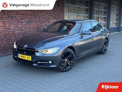 BMW 3-serie - 320i Executive Automaat ParkeerSensoren/LED/Clima/Airco/Cruise/Trekhaak/Bluetooth