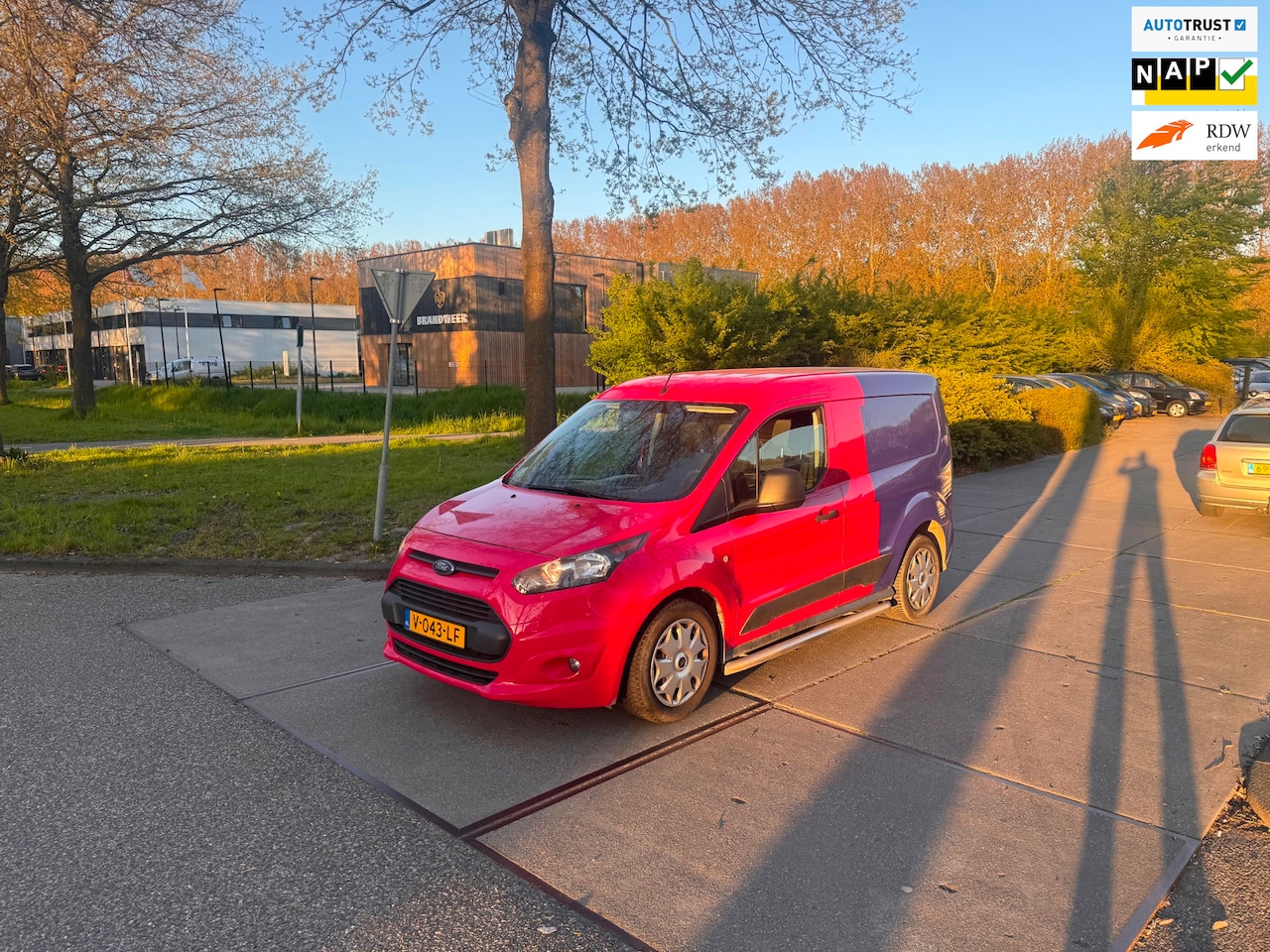 Ford Transit Connect - 1.5 TDCI L1 Trend Clima.NAP - AutoWereld.nl
