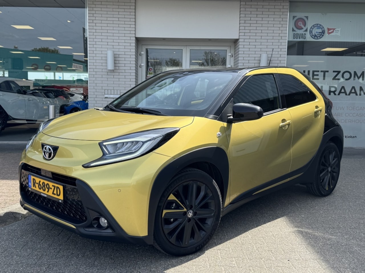 Toyota Aygo X - 1.0 VVT-i S-CVT Premium | JBL | Sensoren V/A | Stoelverwarming | - AutoWereld.nl