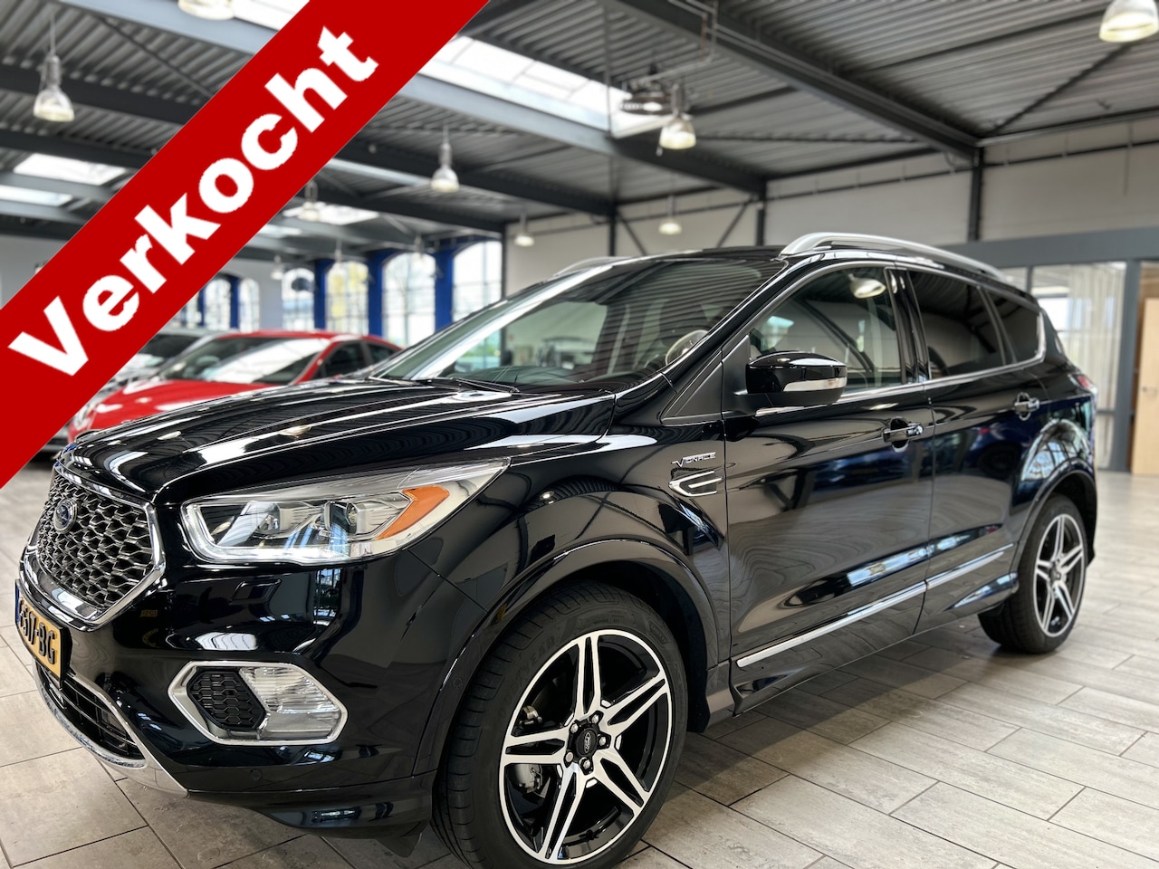 Ford Kuga - 1.5 EcoBoost 150pk Vignale | Dealer onderhouden | Trekhaak | Winterpack | Cruise | Clima | - AutoWereld.nl