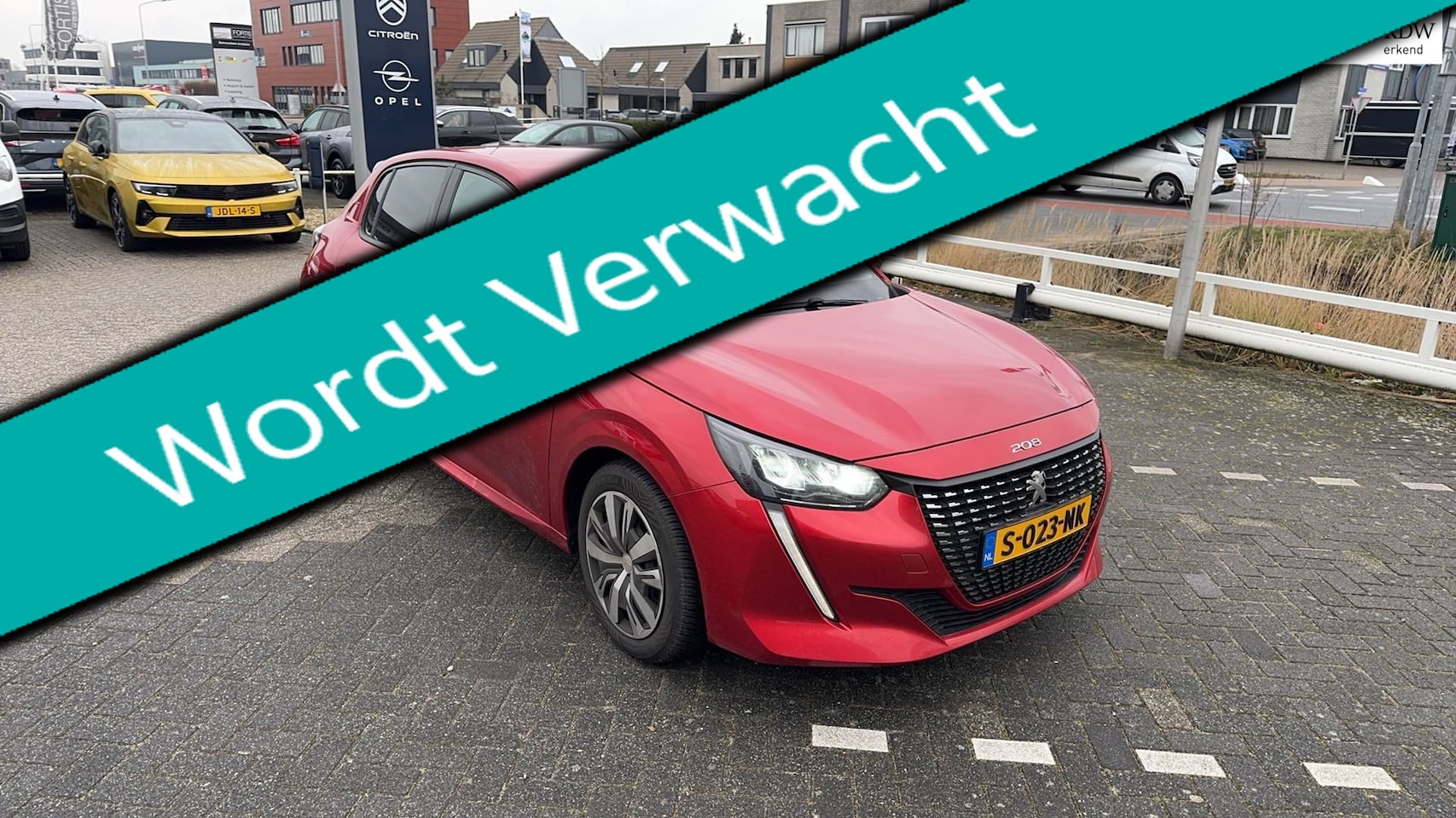 Peugeot 208 - 1.2i 102pk Active 37.000km. Airco Cruise Navi Carplay LED - AutoWereld.nl