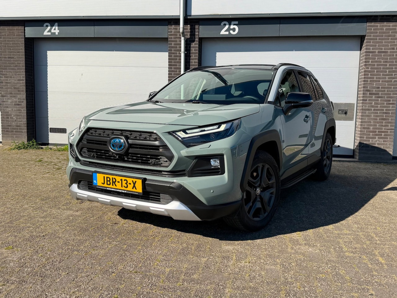 Toyota RAV4 - 2.5 Hybrid AWD ADVENTURE 2.5 Hybrid AWD ADVENTURE - AutoWereld.nl