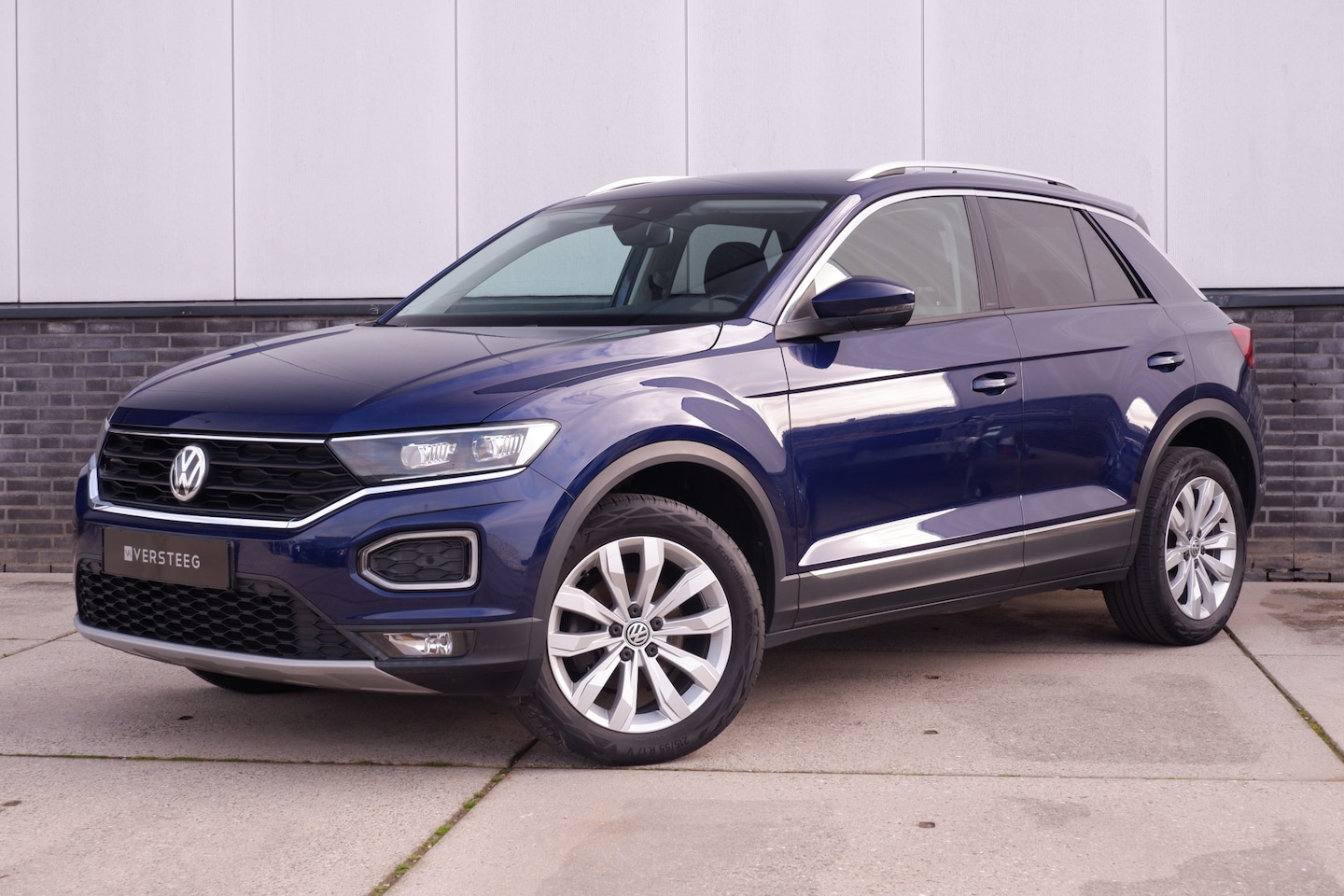 Volkswagen T-Roc - 1.5 TSI Sport LED | Trekhaak | Carplay | Camera | Virtual Cockpit | PDC - AutoWereld.nl