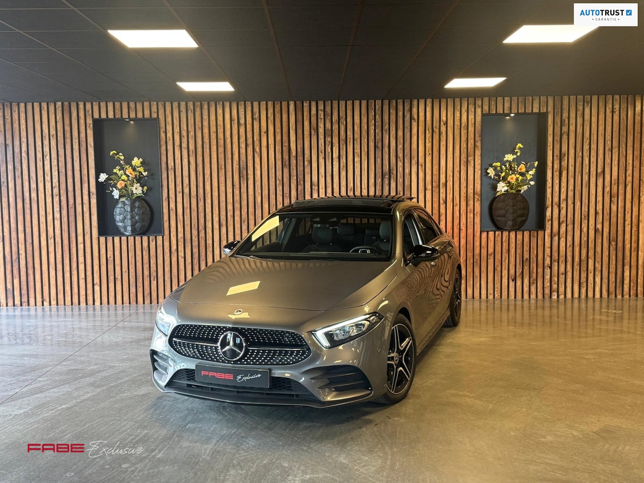 Mercedes-Benz A-klasse - 250 Premium Plus / Pano / Camera / Keyless / Sfeerverlichting / Burmester - AutoWereld.nl