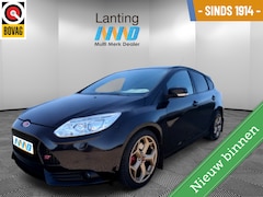 Ford Focus - 2.0 EcoBoost ST-3 origineel met Recaro stoelen