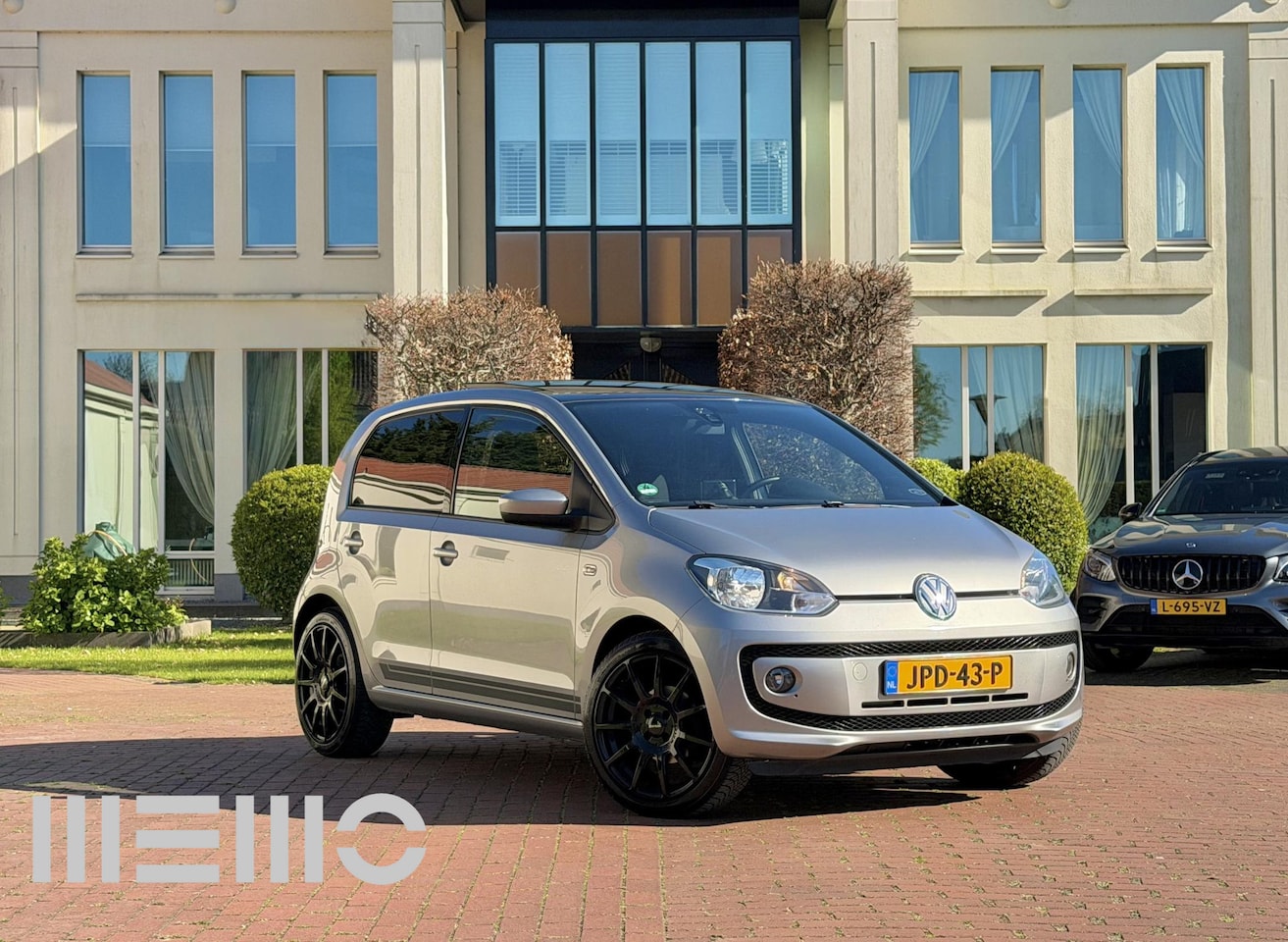 Volkswagen Up! - 1.0 groove up! BlueMotion - Fender instalatie - Cruise - Panoramadak - AutoWereld.nl