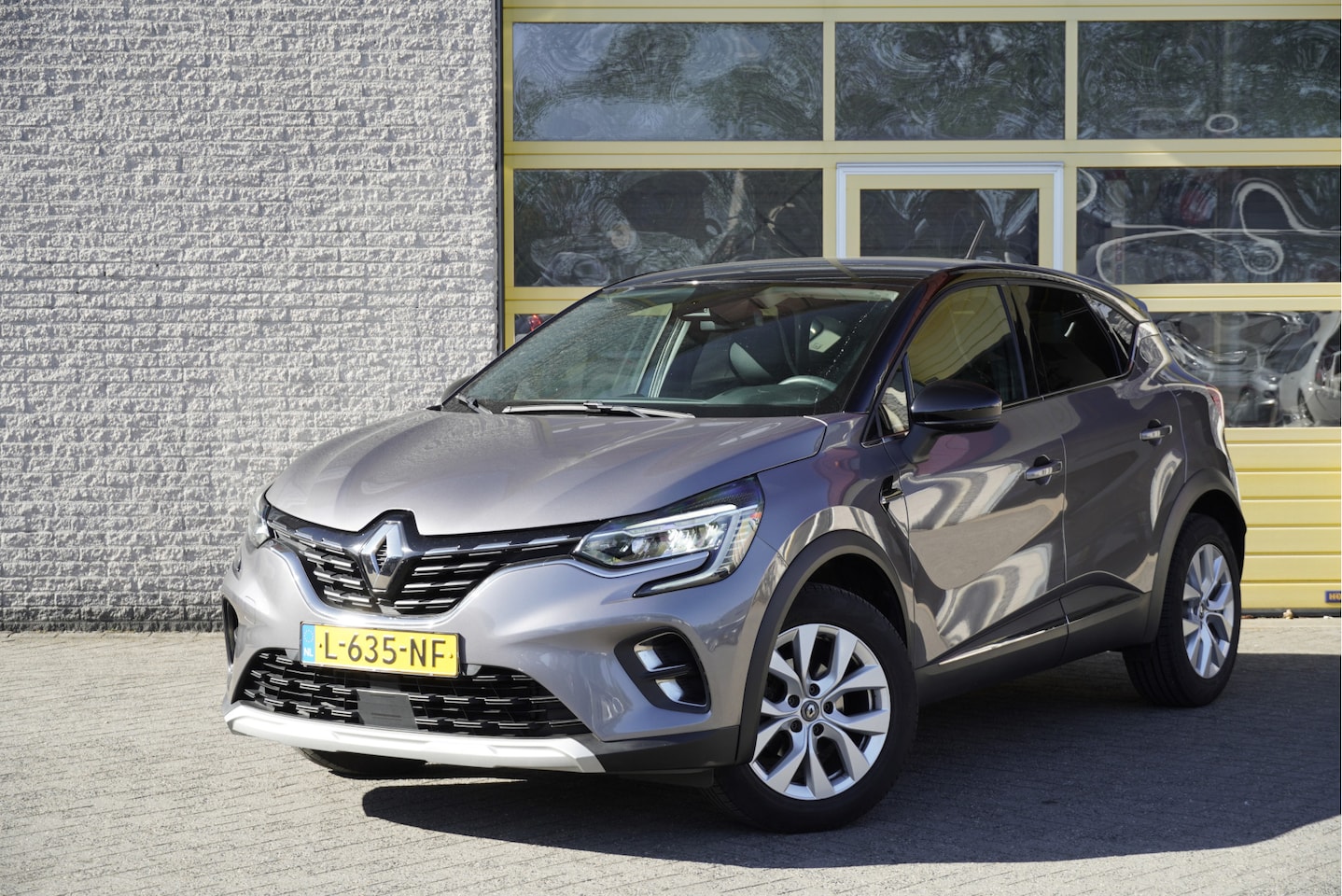 Renault Captur - 1.3 TCe 141PK! Automaat Intens BJ2021 Lmv 17" | Led V+A | Pdc | Keyless entry | App-Connec - AutoWereld.nl