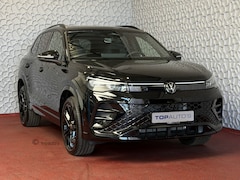 Volkswagen Tiguan - 1.5 eHYBRID 272 PK NW AUTO R-LINE VW.TREKHAAK BLACK PANO XL.NAVI STOEL/STUUR VERW. BLACK.S