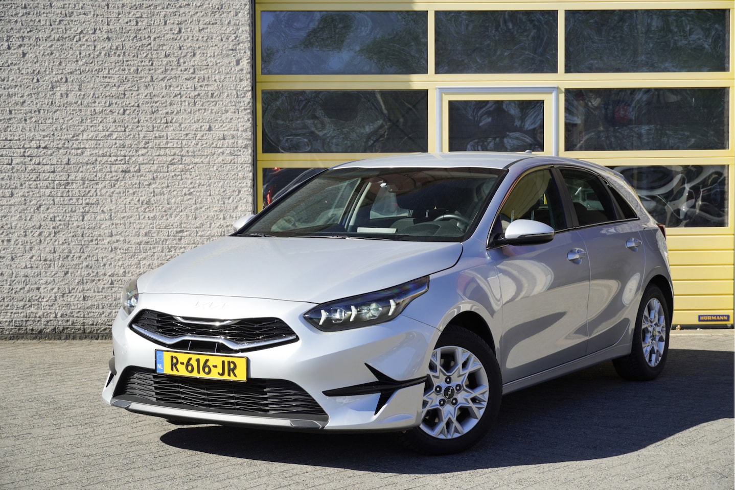 Kia Cee'd - Ceed 1.0 T-GDi 5drs DynamicLine BJ2022 Lmv 16" | Led V+A | Pdc | Navi | Achteruitrijcamera - AutoWereld.nl