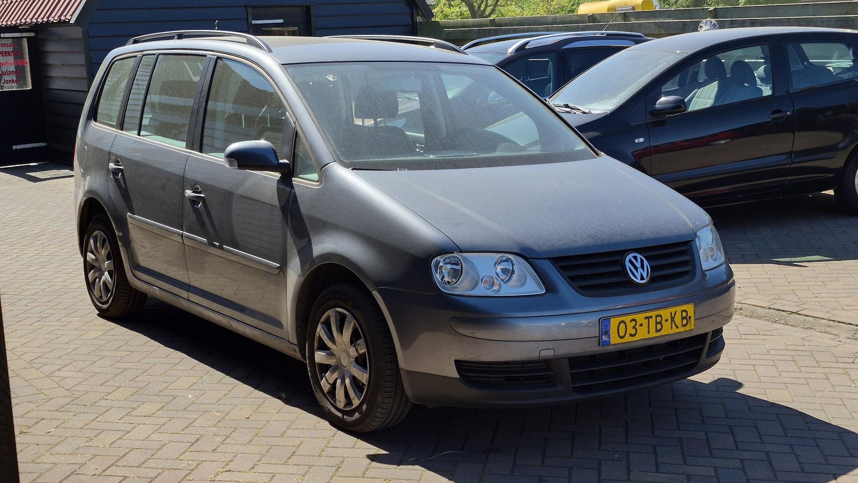 Volkswagen Touran - 1.6-16V FSI Business APK 17-4-2027 I Airco I Meeneemprijs I Export - AutoWereld.nl