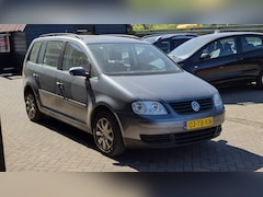 Volkswagen Touran - 1.6-16V FSI Business APK 17-4-2027 I Airco I Meeneemprijs I Export