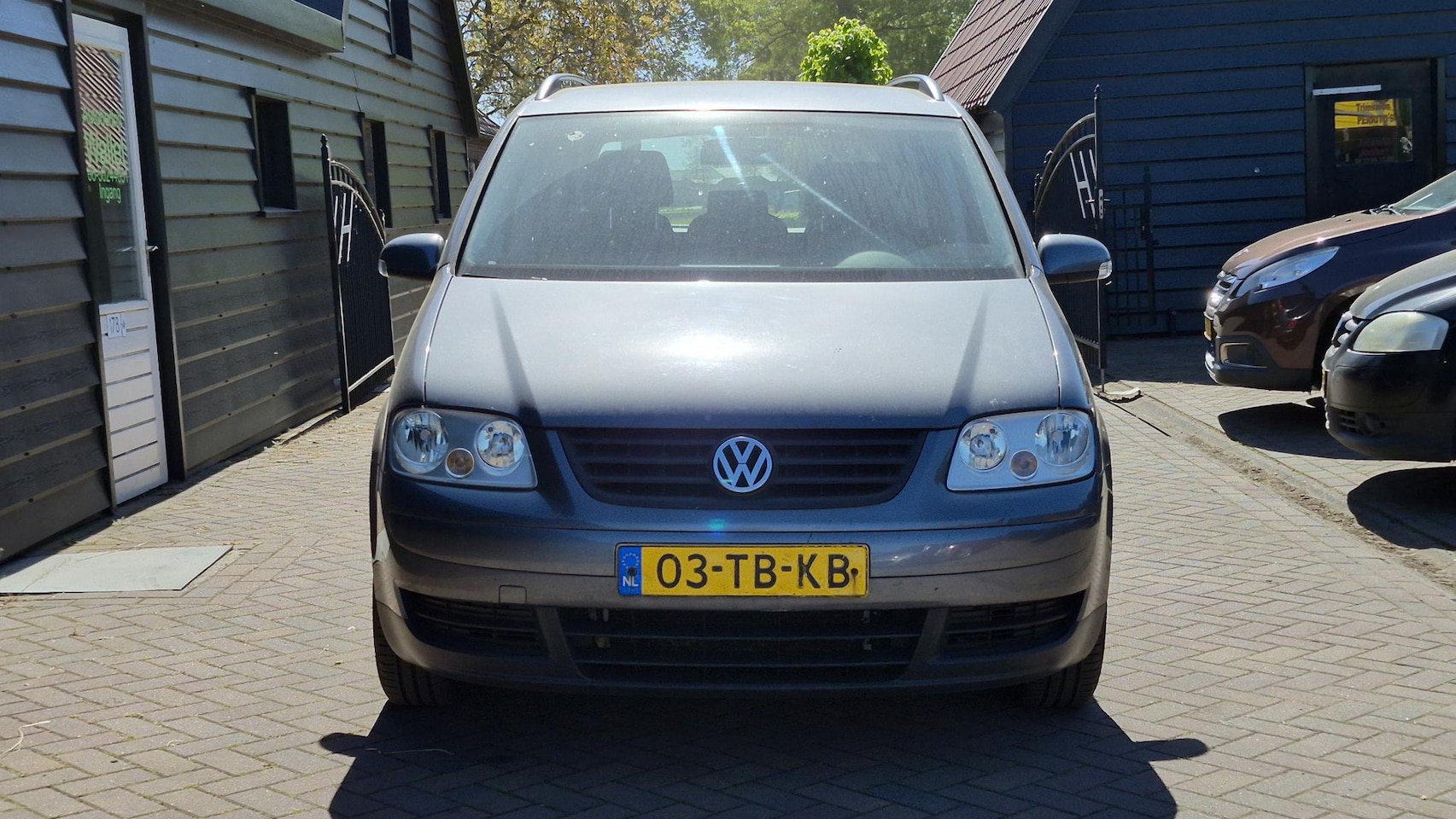 Volkswagen Touran - 1.6-16V FSI Business APK 17-4-2027 I Airco I Meeneemprijs I Export