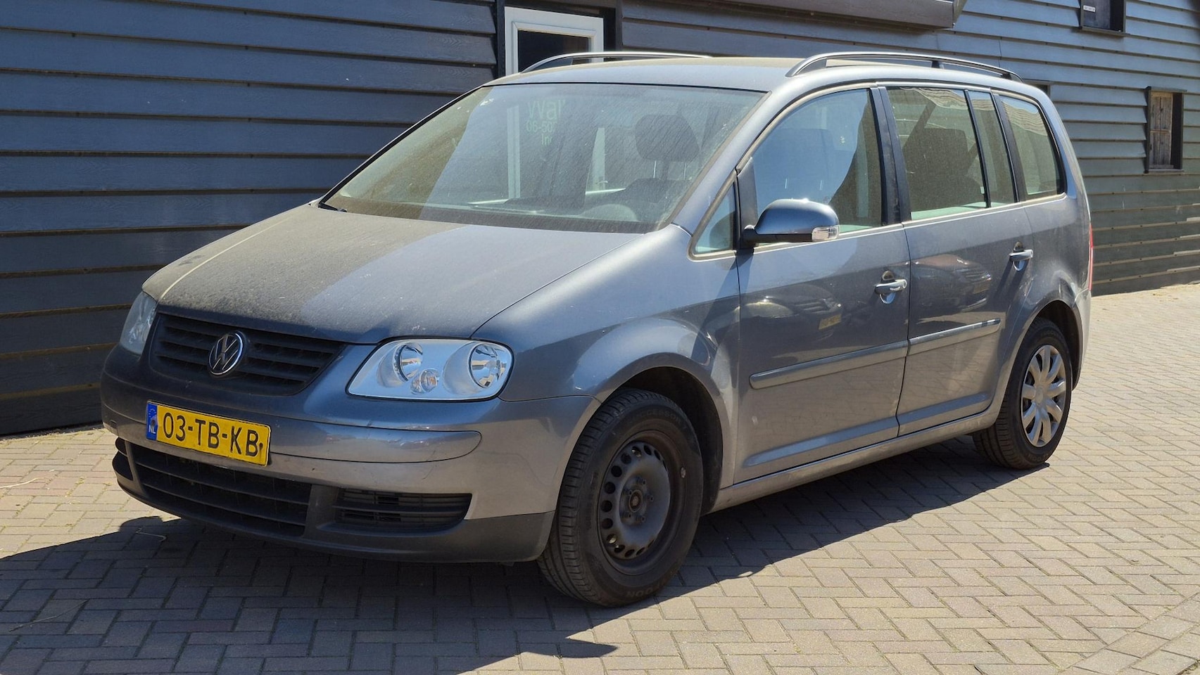 Volkswagen Touran - 1.6-16V FSI Business APK 17-4-2027 I Airco I Meeneemprijs I Export