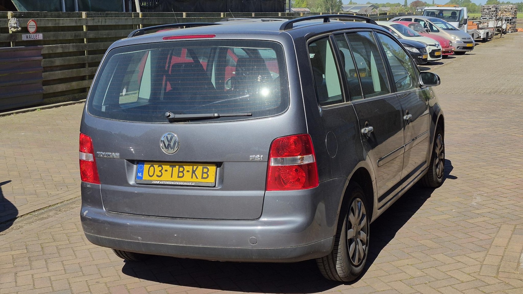 Volkswagen Touran - 1.6-16V FSI Business APK 17-4-2027 I Airco I Meeneemprijs I Export