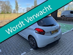 Peugeot 208 - 1.2i 110pk 2e eig. VOL-Automaat Clima Navi Pano LED PDC
