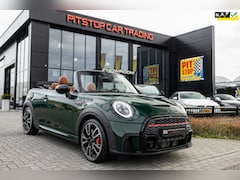 MINI Cabrio - 2.0 JCW, Rebel Green, 231 PK, NL Auto, Stuurwiel verwarming Nieuwstaat