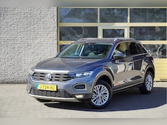 Volkswagen T-Roc - 1.5 TSI 150PK Automaat Style Business BJ2020 Lmv 16" | Led V+A | Pdc | Navi | Panoramadak
