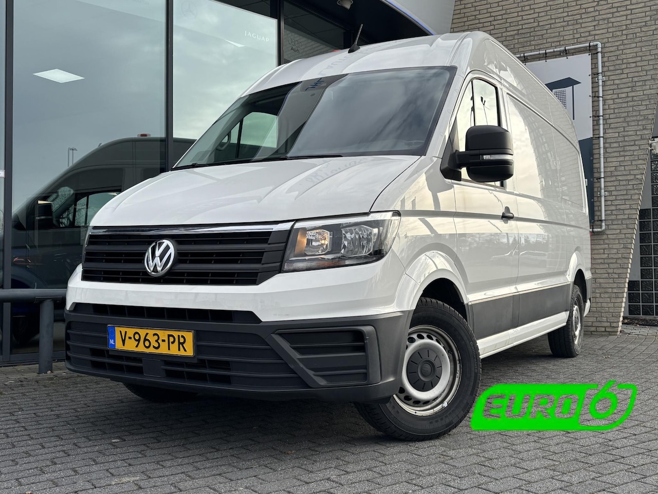 Volkswagen Crafter - 35 2.0 TDI L3H3*A/C*CRUISE*HAAK*CAM*TEL*3000KG TRG - AutoWereld.nl