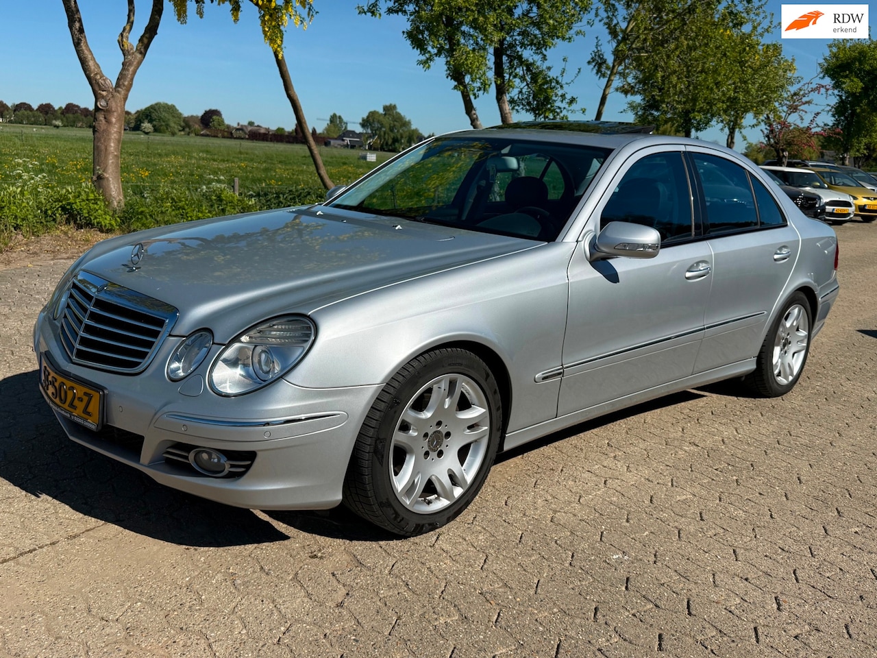 Mercedes-Benz E-klasse - 320 CDI Avantgarde Schuifdak/2x stoel elek/Cruise/Command - AutoWereld.nl