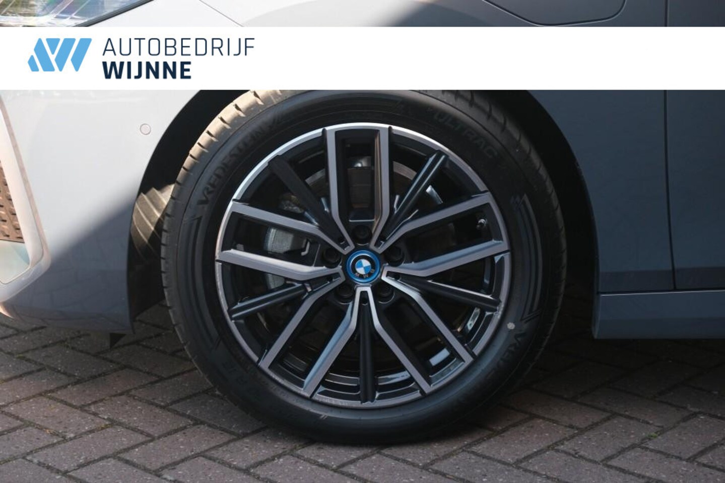 BMW 2-serie Active Tourer - 225e xDrive 245pk M Sport | Navi | App Connect | Climate | Camera | Stoelverwarming | Elek - AutoWereld.nl