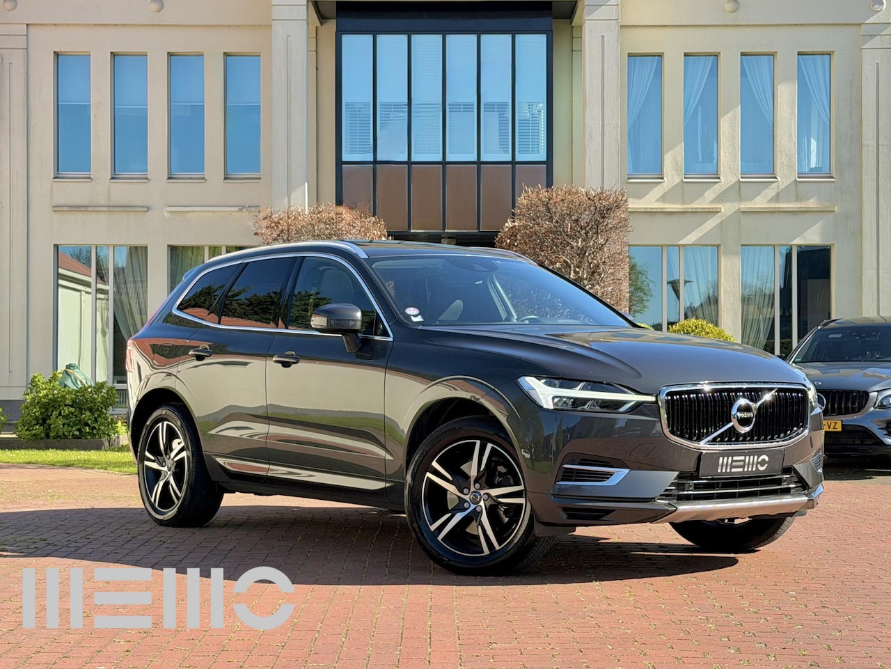 Volvo XC60 - 2.0 T8 Twin Engine AWD Momentum Pro Bowers & Wilkins - Panoramadak - Trekhaak - AutoWereld.nl