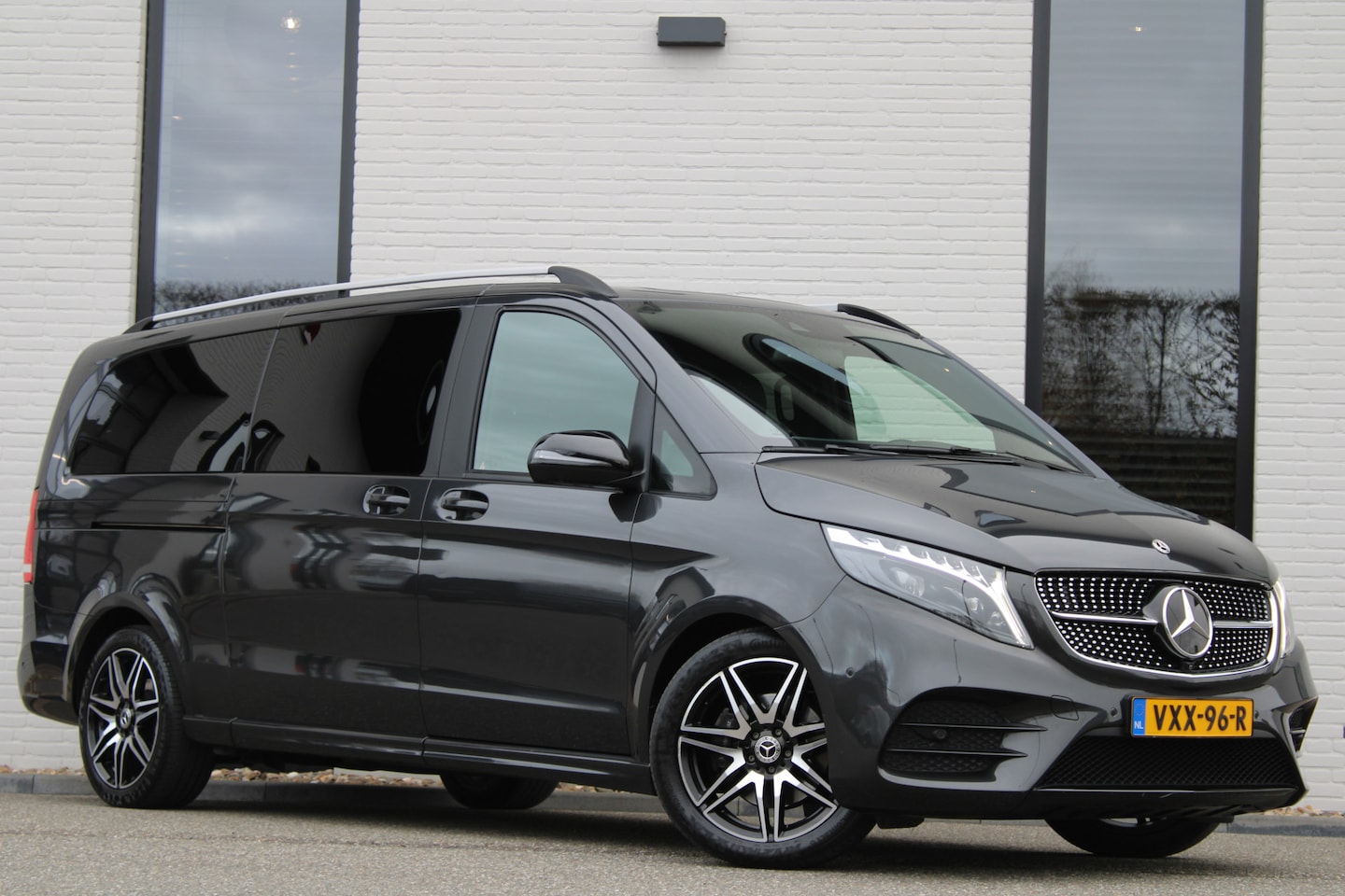 Mercedes-Benz V-klasse - 250d / Aut / XXL / DC / Burmester / 360 Camera / 2x Elec Schuifdeur / Vol Opties / NIEUWST - AutoWereld.nl