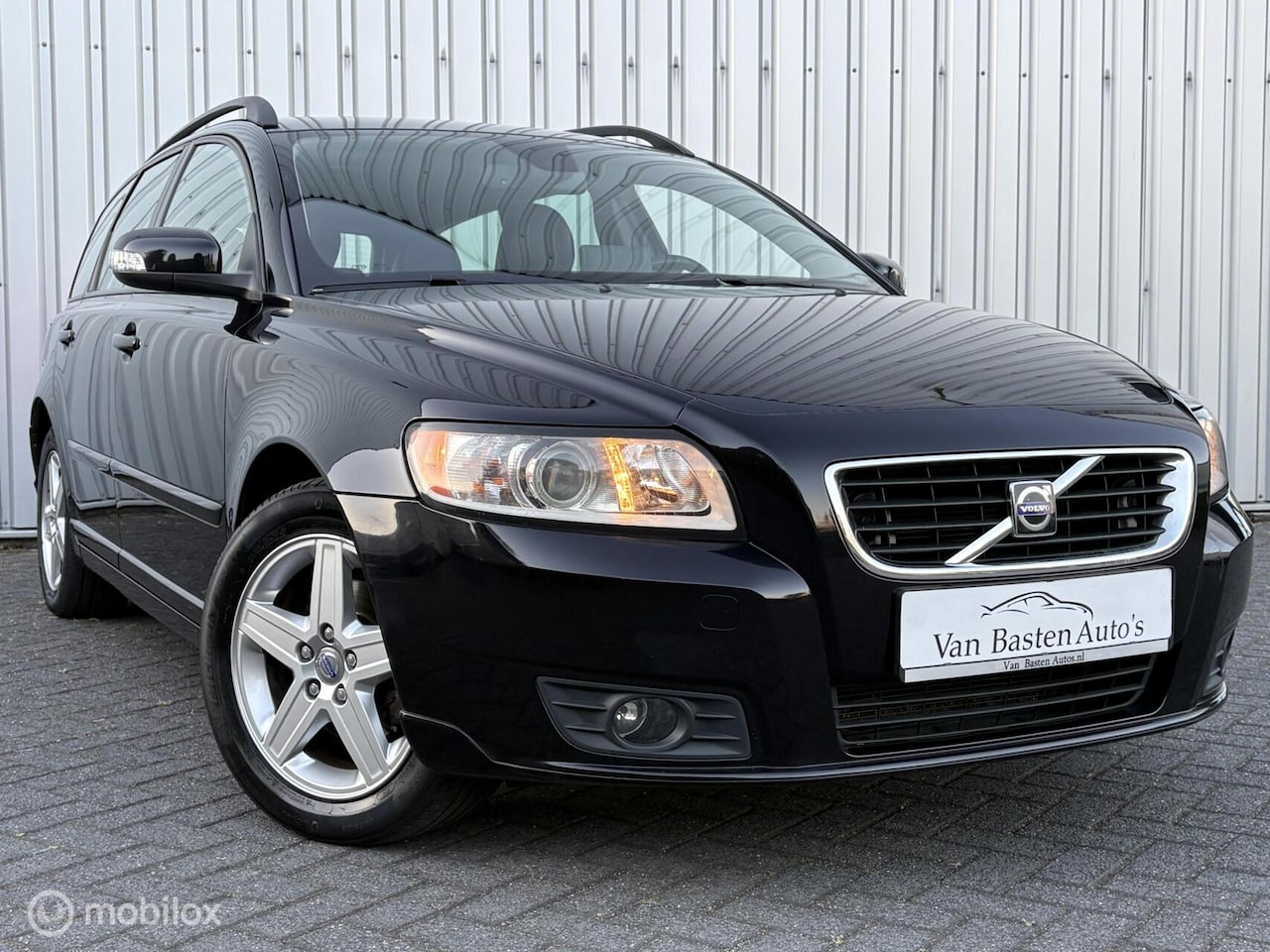 Volvo V50 - 2.0 Momentum | 145pk | Leder | Cruise | PDC | 07 | Stoelverwarming | Youngtimer | Volledig - AutoWereld.nl