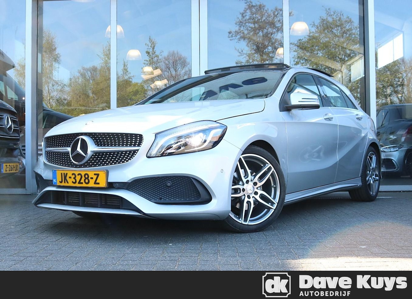 Mercedes-Benz A-klasse - 180 AMG Line | Panoramadak - AutoWereld.nl