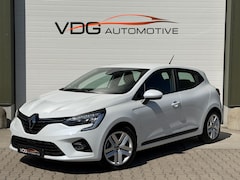 Renault Clio - 1.6 E-Tech Hybrid 140 Business Zen / Airco / Stoelverwarming / Navigatie / Sensoren V+A /