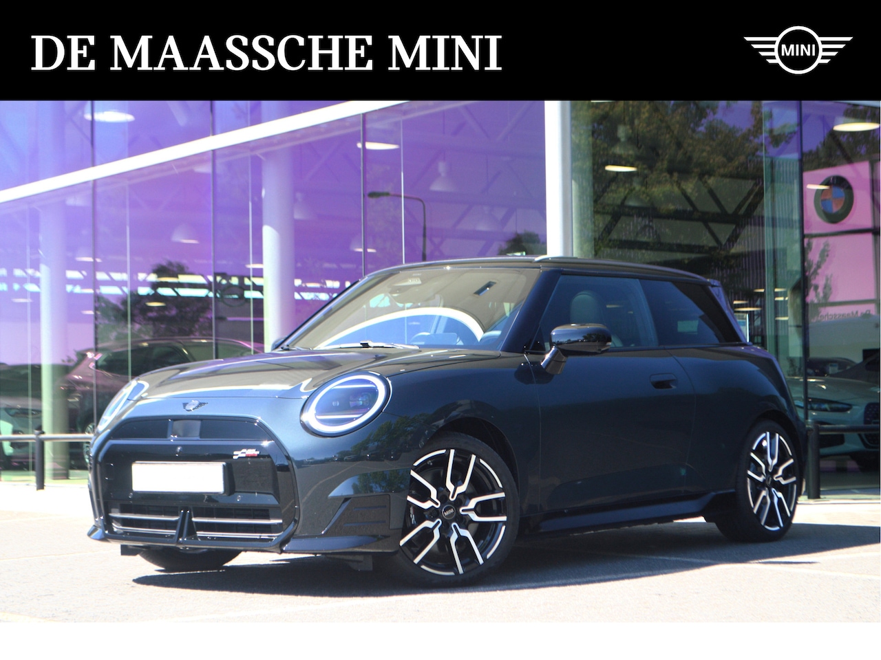 MINI Mini-Electric - Hatchback Cooper SE / John Cooper Works / Pakket XL / 18" JCW Lap Spoke 2-tone - AutoWereld.nl