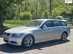 BMW 3-serie Touring - 318i/AIRCO/CRUISE/PARKEERSENS ACHTER/TREKHAAK