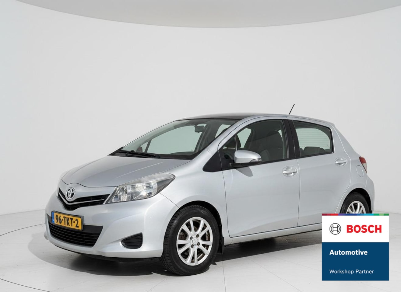Toyota Yaris - 1.3 VVT-i Aspiration PANO - CRUISE - TREKHAAK -AIRCO - AutoWereld.nl