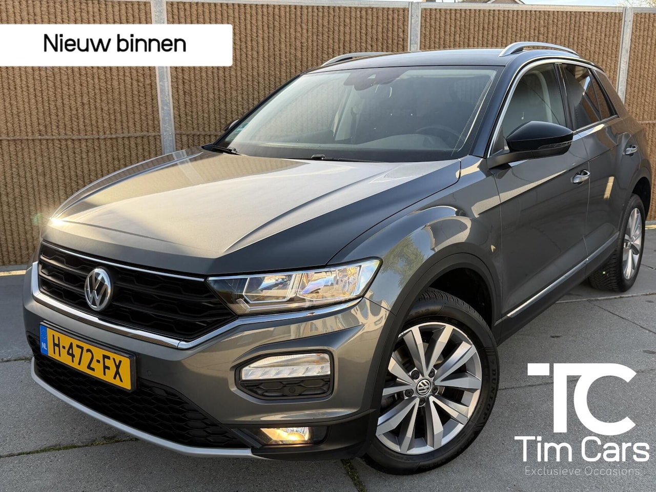 Volkswagen T-Roc - 1.0 TSI Style Navigatiesysteem | Achteruitrijcamera | 17 inch velgen | Climate control | C - AutoWereld.nl