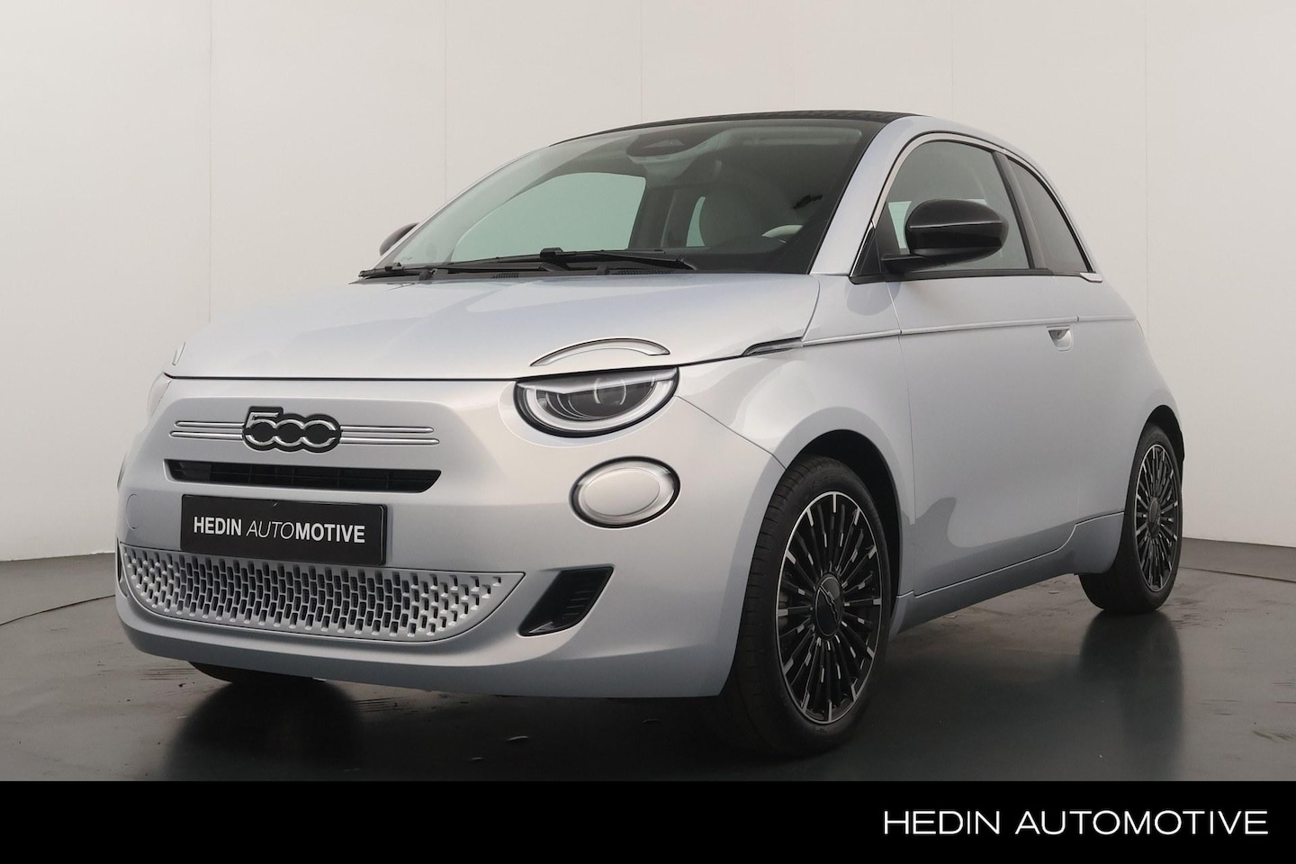 Fiat 500 - 1.0 Hybrid La Prima | Panoramadak | Navigatie | Camera | 17" LM Velgen | Chrome details | - AutoWereld.nl