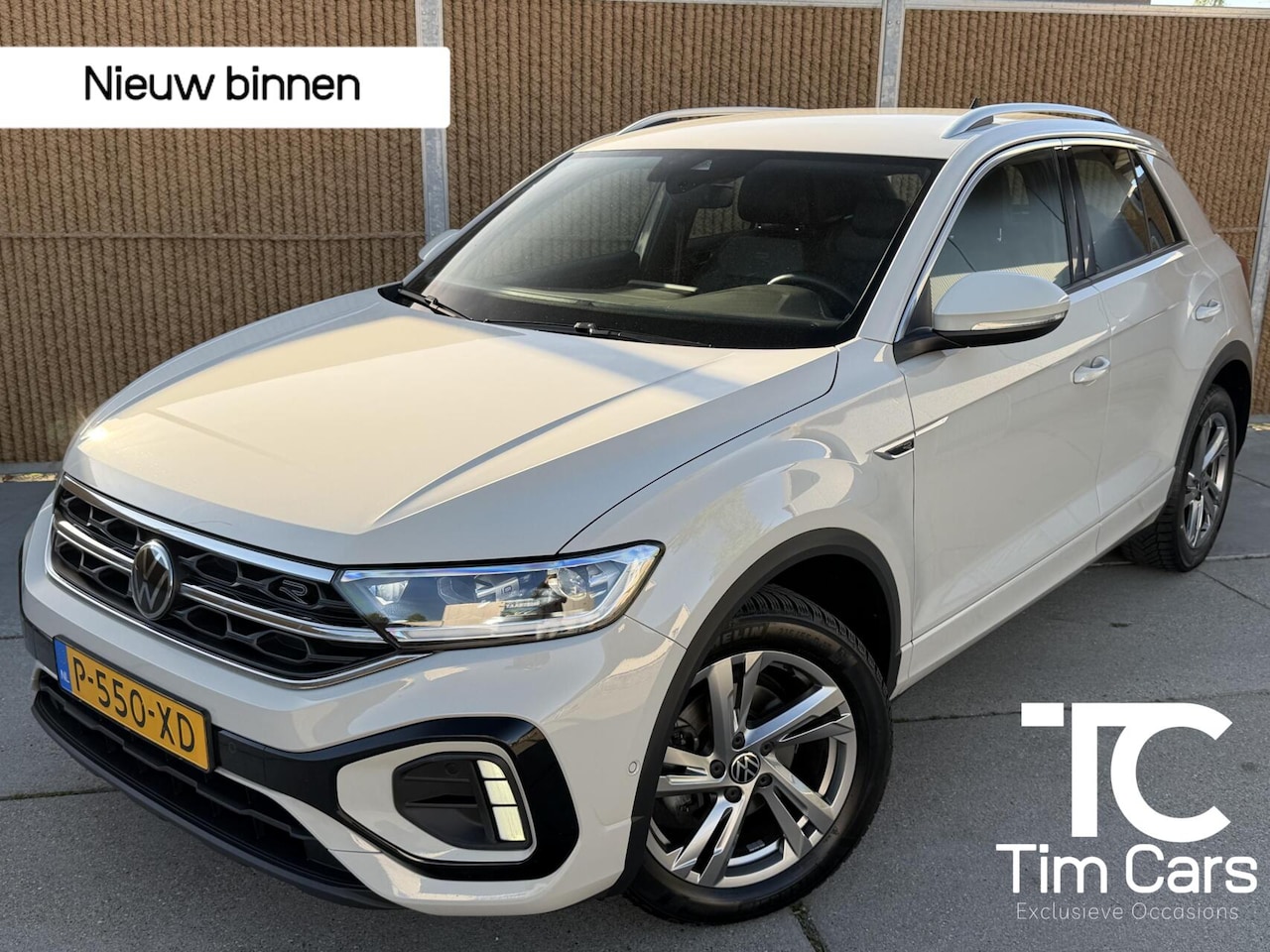 Volkswagen T-Roc - 1.5 TSI R-Line Business+ Automaat | Stoelverwarming | Climate control | Cruise control ada - AutoWereld.nl