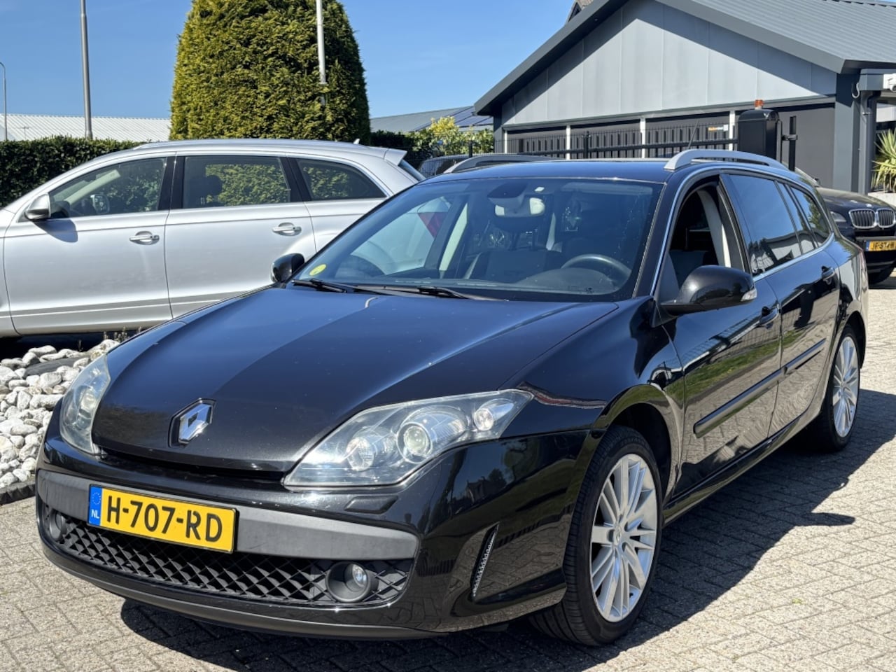 Renault Laguna Estate - 2.0 16V GT Benzine Trekhaak 2009 Zwart Nw Model - AutoWereld.nl