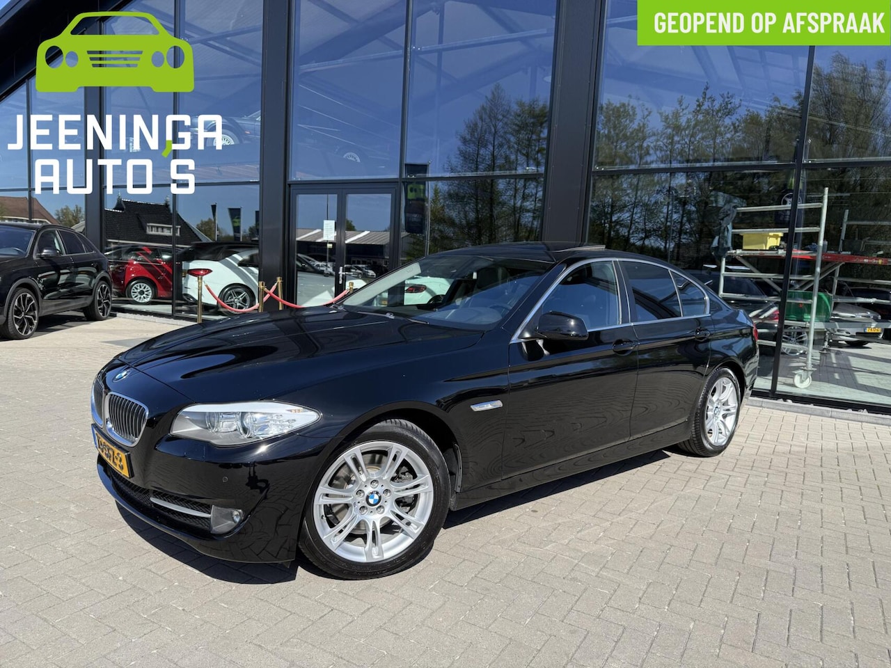 BMW 5-serie - 523i High Executive|Schuif/Kanteldak|Leer|Trekhaak|Stoelverwarming - AutoWereld.nl