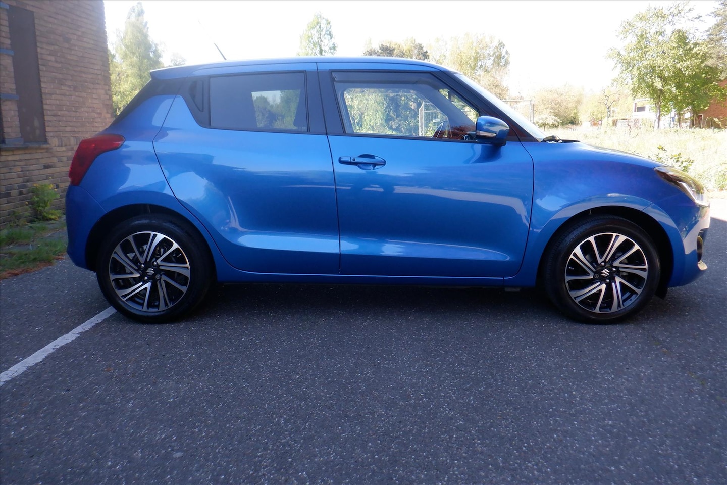 Suzuki Swift - 1.2 DualJet 83pk Smart Hybrid Automaat-CAMERA-BOVAG - AutoWereld.nl