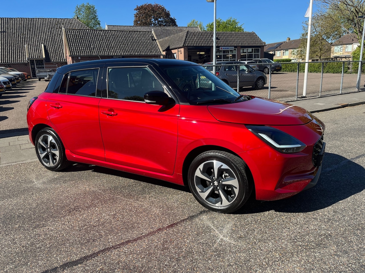 Suzuki Swift - 1.2 Style Smart Hybrid // AUTOMAAT // Slechts 7800 KM // Door ons nieuw geleverd onderhoud - AutoWereld.nl