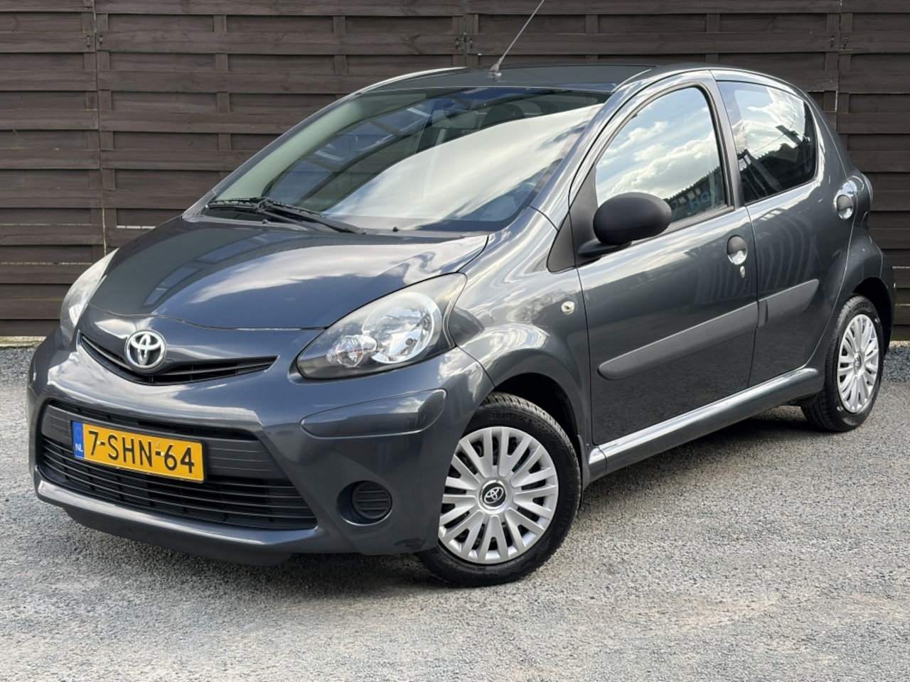 Toyota Aygo - 1.0 VVT-i Now / Airco / Trekhaak / NAP - AutoWereld.nl