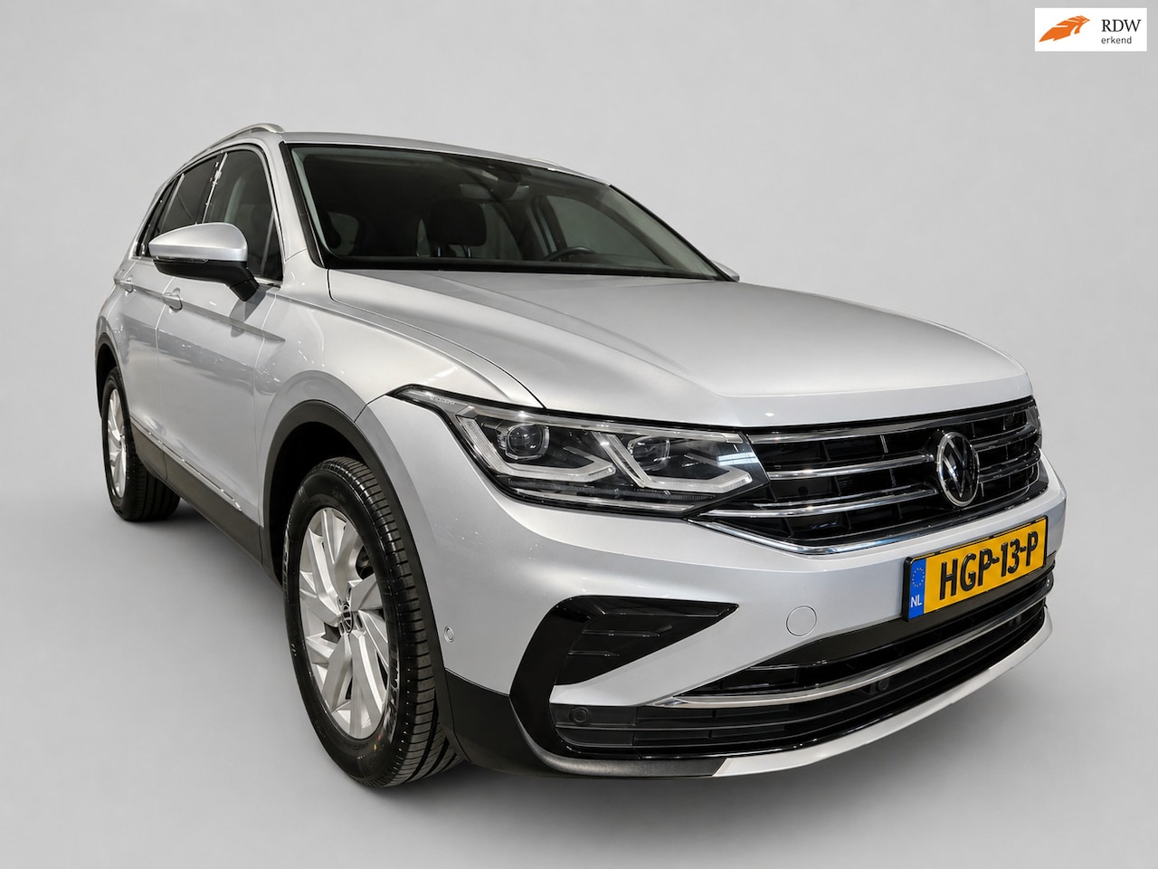 Volkswagen Tiguan - 1.4 TSI eHybrid Business+ Navi - CarPlay - Camera - Stoel en Stuurverw - Stoelmassage - Ad - AutoWereld.nl