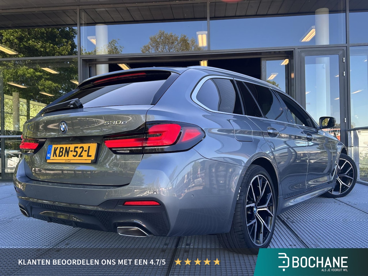 BMW 5-serie Touring - 530e M-sport Automaat 293PK | Elektrisch panoramadak | Elektrische trekhaak | Leder | Acht - AutoWereld.nl