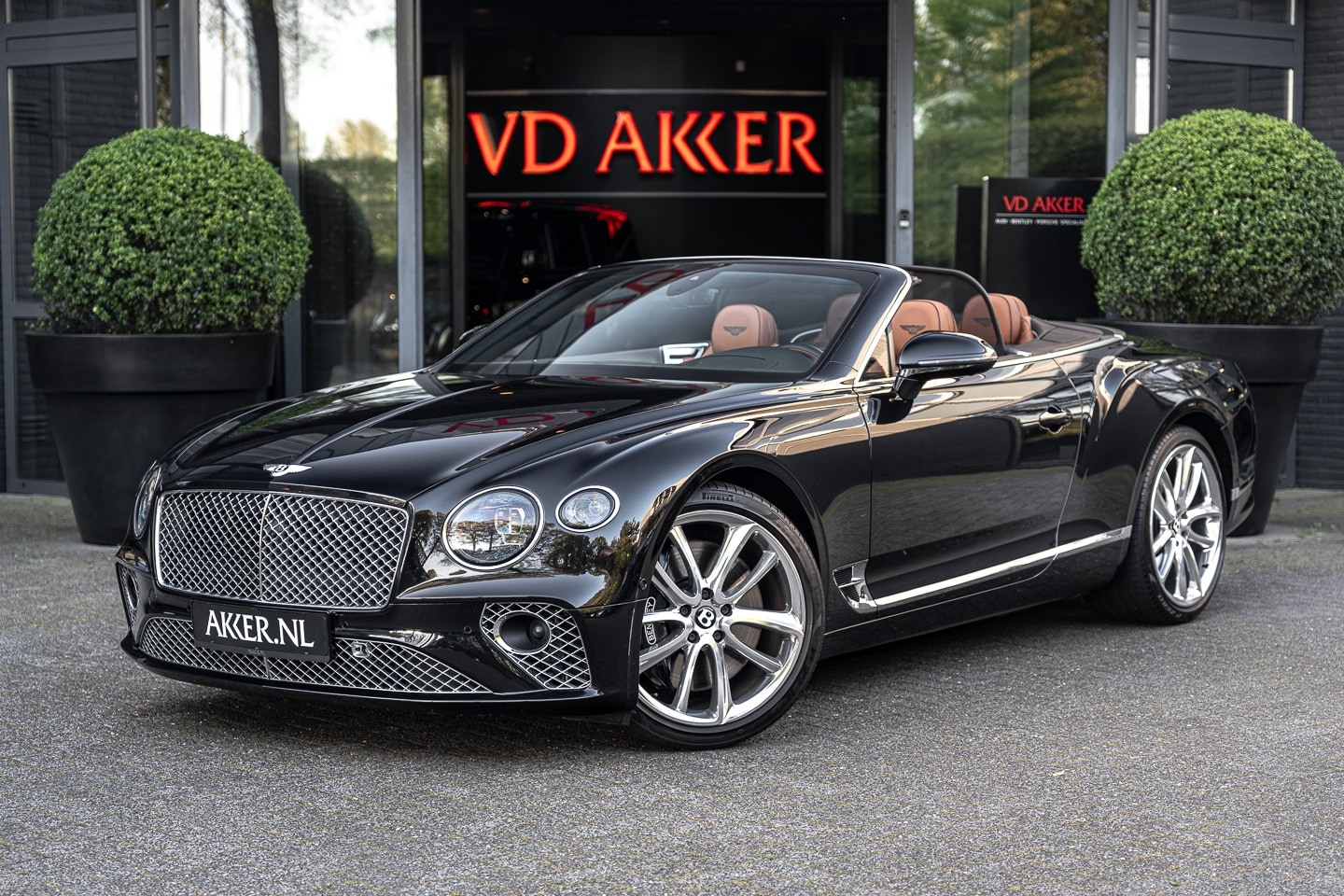Bentley Continental GTC - V8 Mulliner | Massage | Head-up | Rotating Display | NAIM Audio - AutoWereld.nl