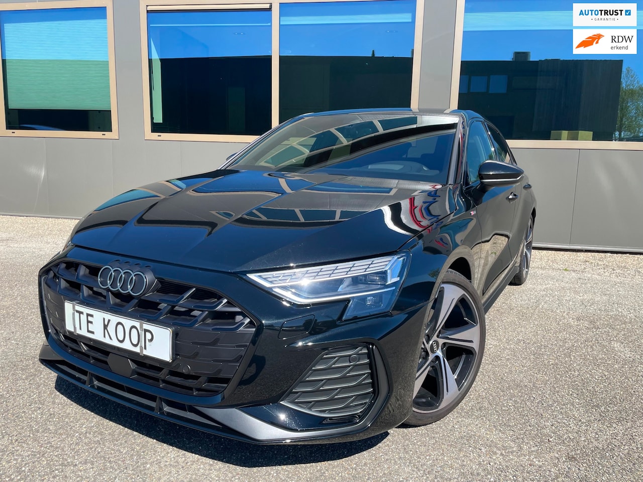 Audi A3 Sportback - 35 TFSI 3x S-Line 1ste eigenaar dealer onderhouden vol in de opties. - AutoWereld.nl