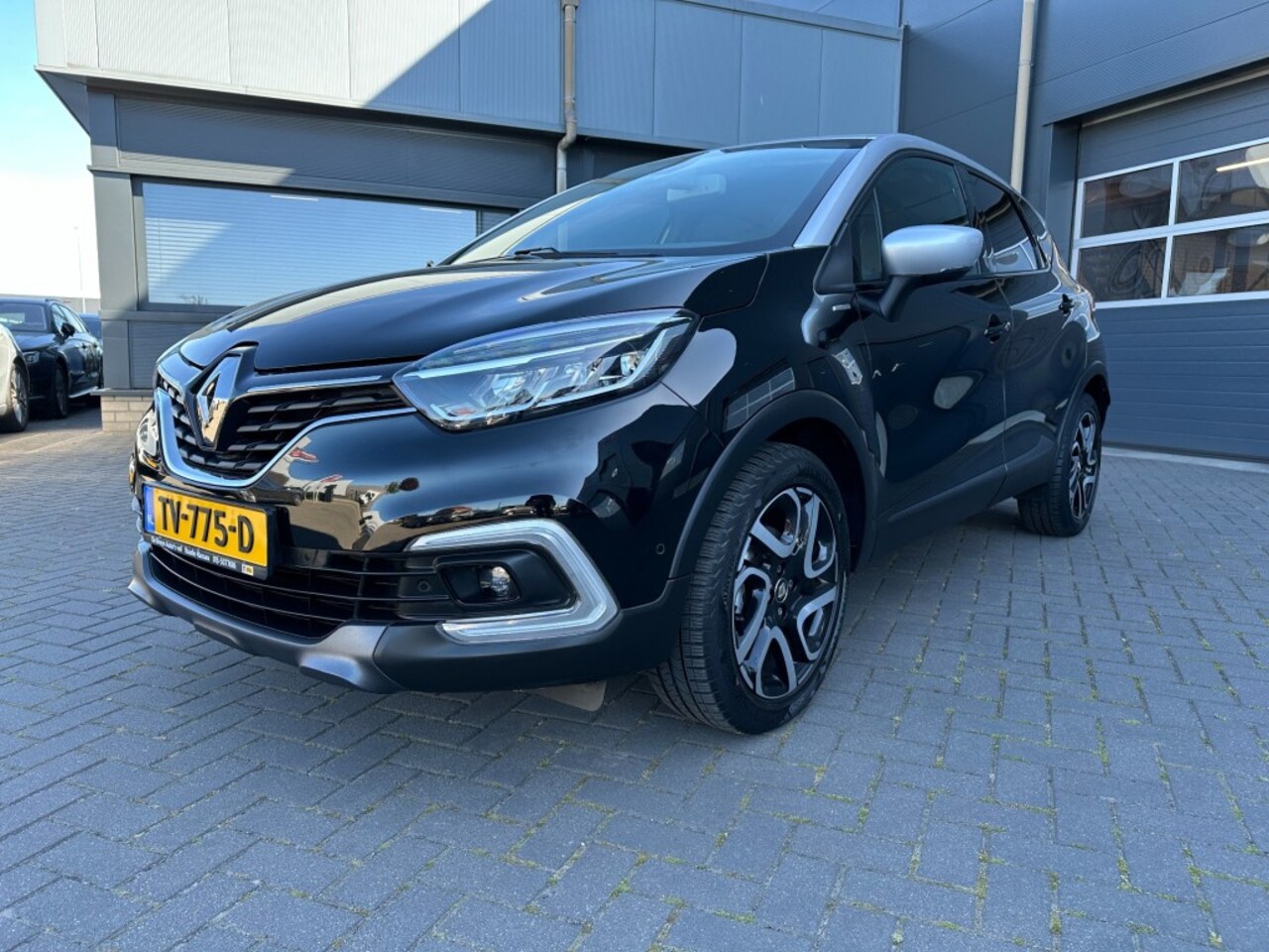 Renault Captur - 1.2 TCe Bose Aut. Navi. Camera Trekhaak - AutoWereld.nl